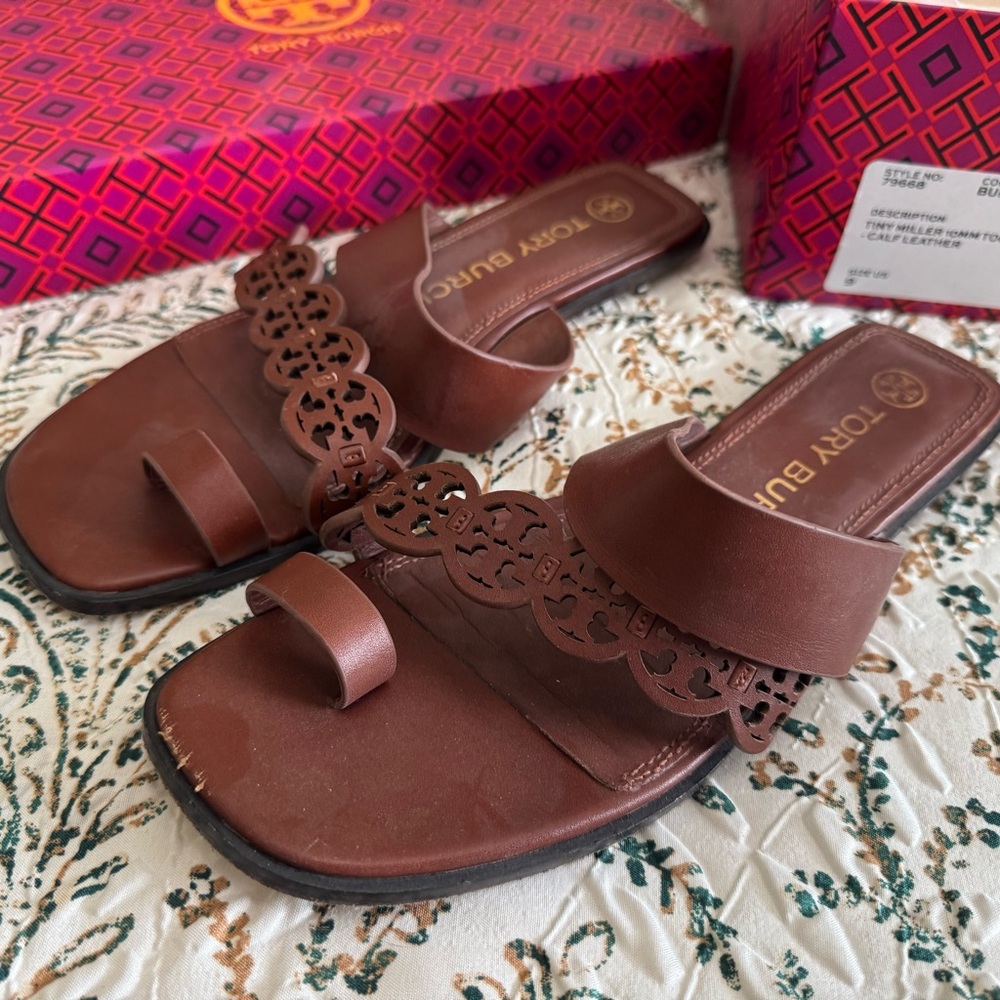 Tory Burch Burnt Cuoio Leather Slides - Picture 4 of 4